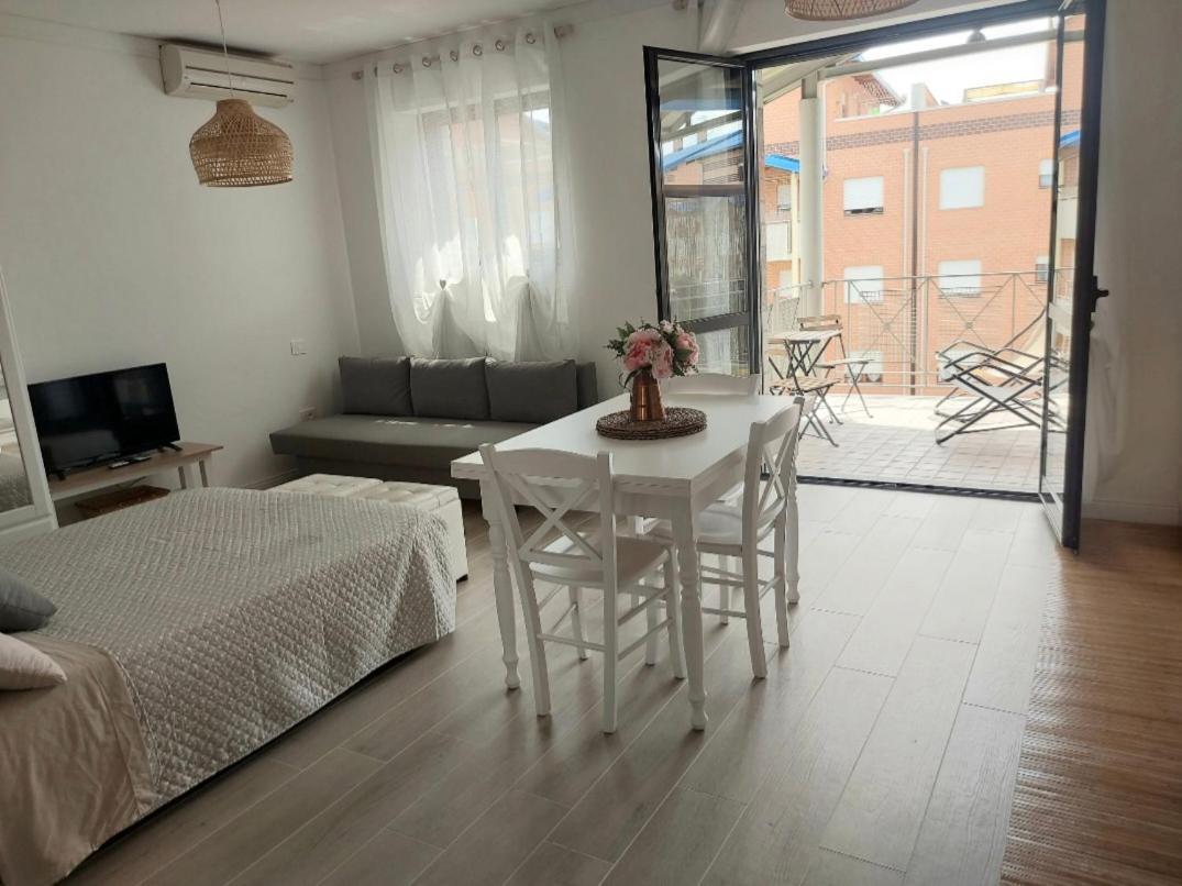 Incantevole Appartamento Monolocale Alba 2 Dış mekan fotoğraf